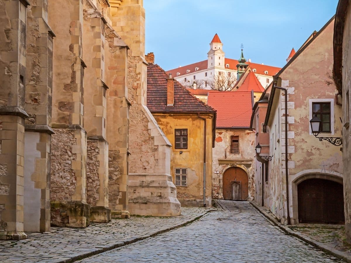 BRATİSLAVA - 14