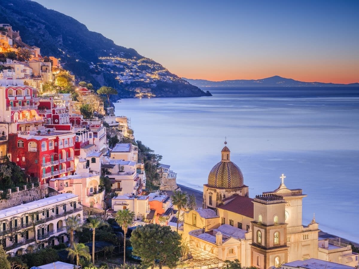NAPOLİ